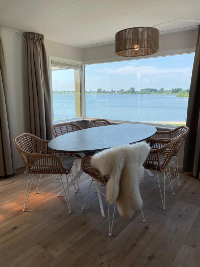 Luxe Chalet Direct Aan Het Water Met Strand Lith Exterior foto