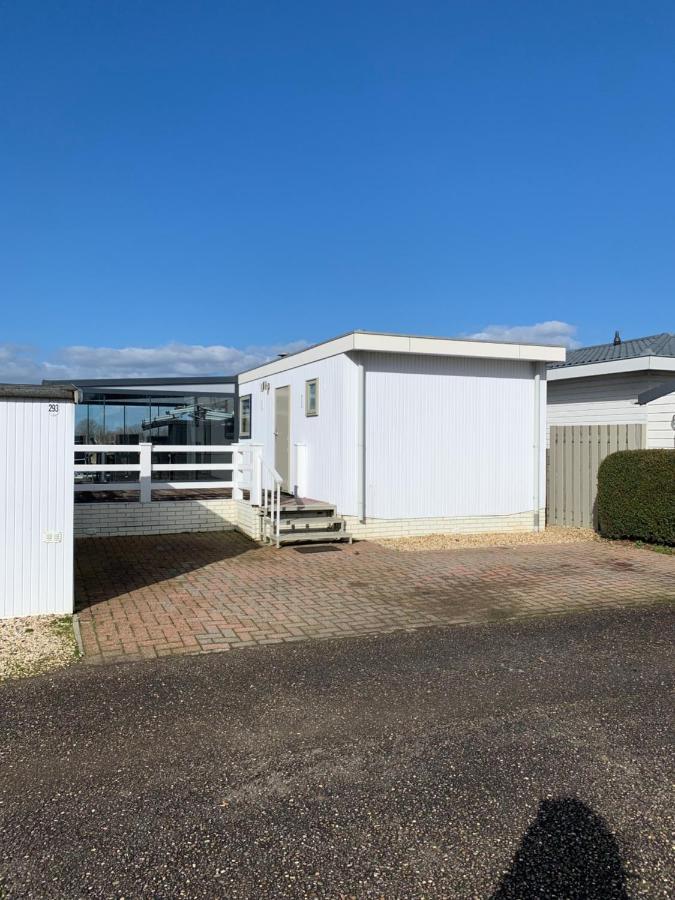 Luxe Chalet Direct Aan Het Water Met Strand Lith Exterior foto